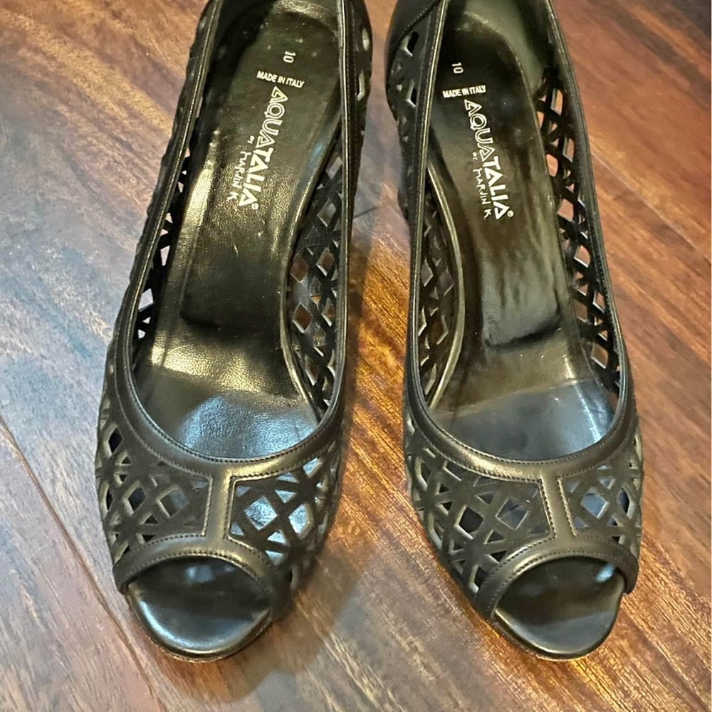 Aquatalia Black Heels with Elegant Cutout Design - Italian Leather